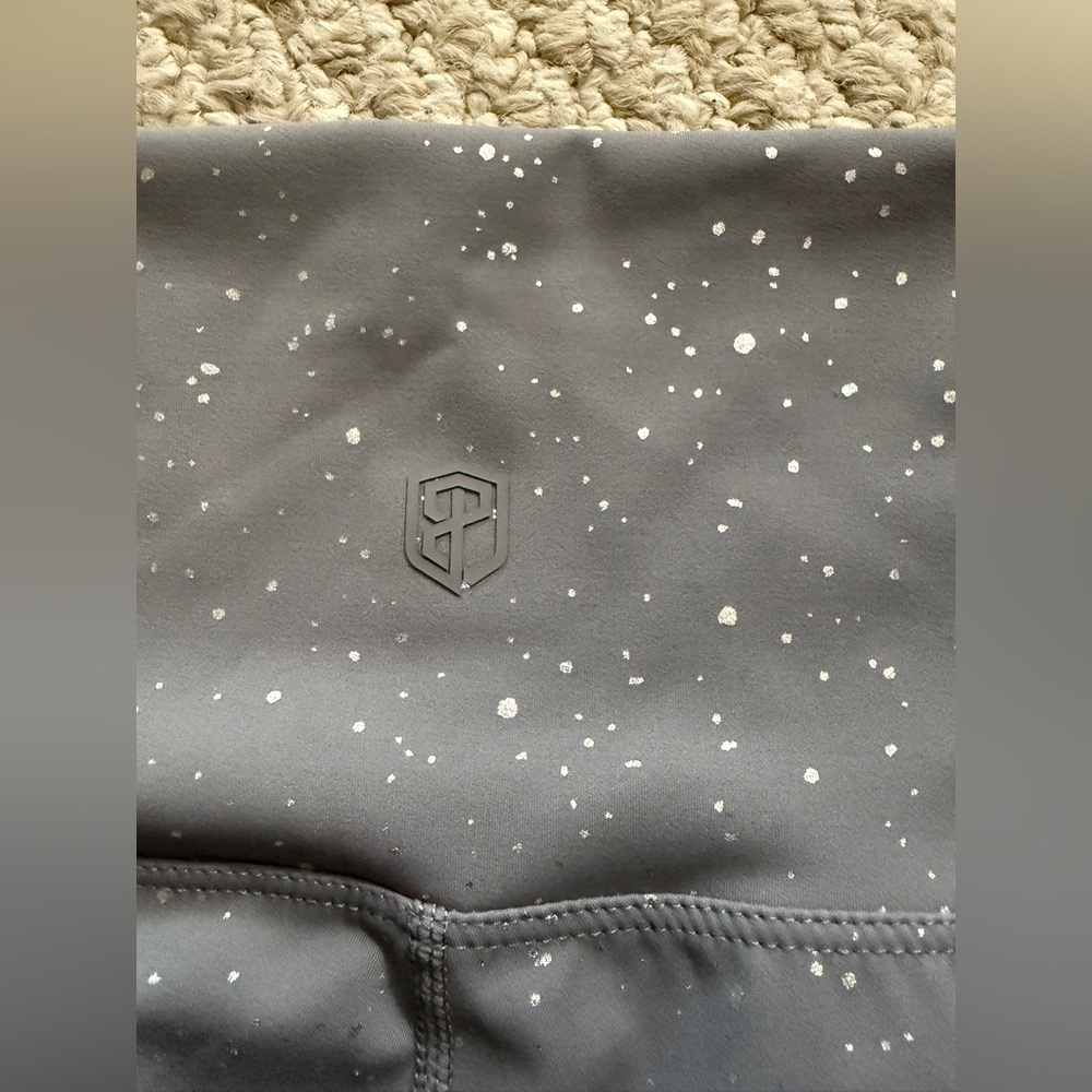 BORN PRIMITIVE  Synergy  Leggings  silver SIZE: XS NWT - Picture 10 of 15